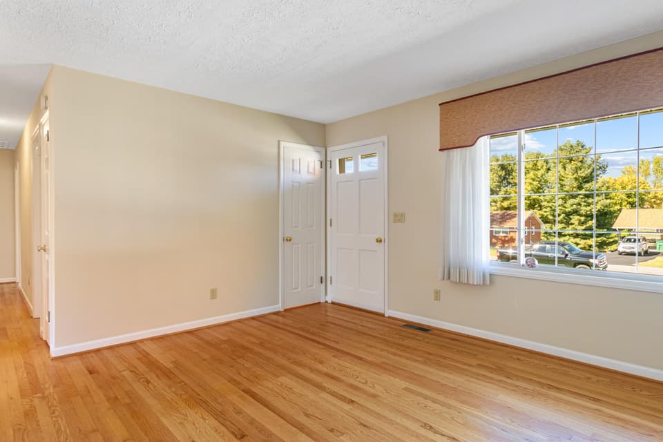 90 Overland Drive SW, photo 6 of 27
