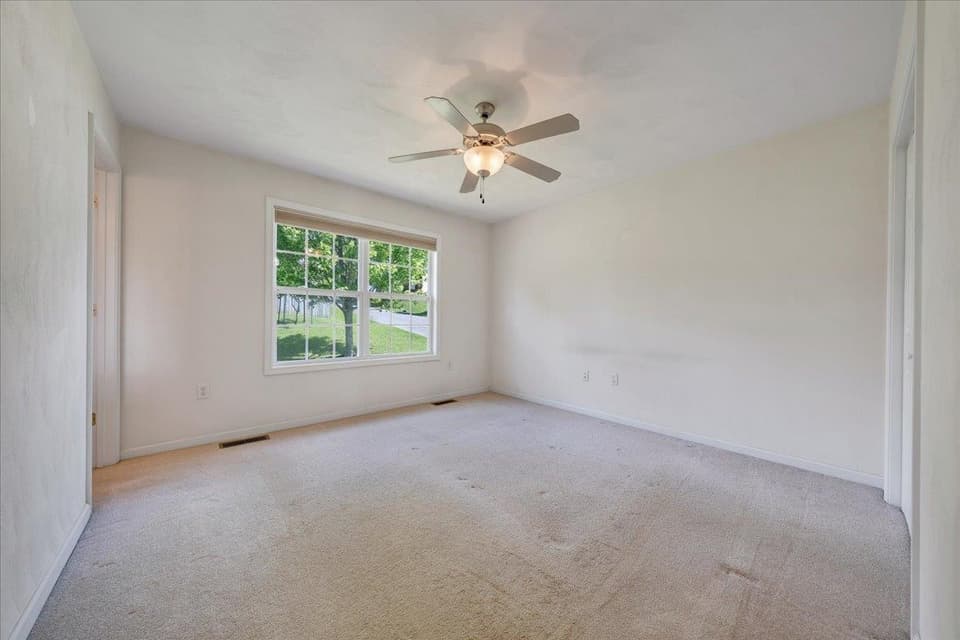 100 Wistaria Drive, photo 14 of 36