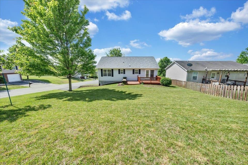 100 Wistaria Drive, photo 31 of 36