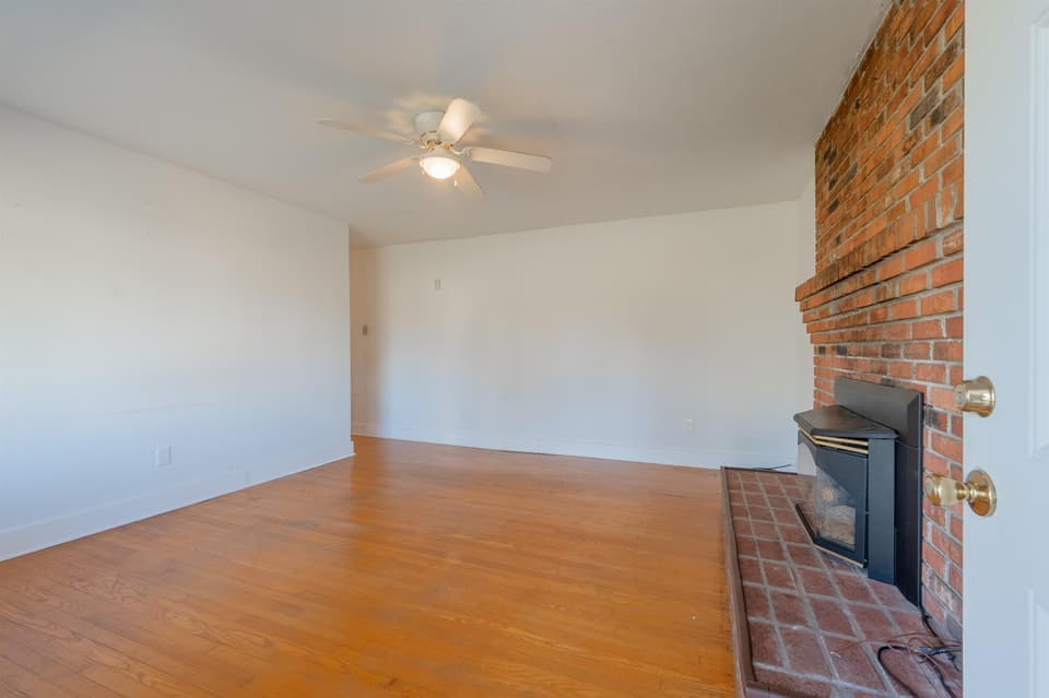 270 Dunlap Drive, photo 5 of 40