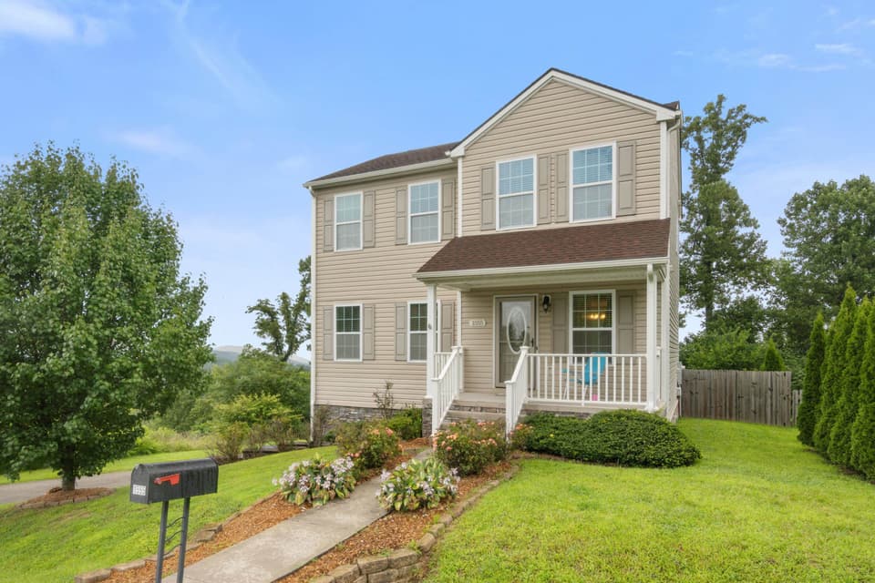 1555 Sherwood Drive, Christiansburg, VA