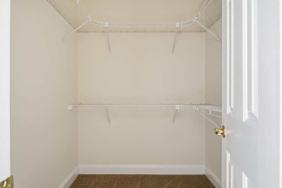 380 Oaktree Boulevard, photo 33 of 40