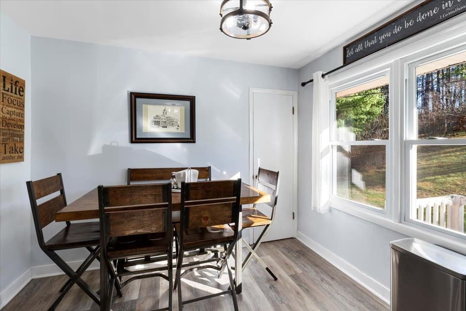 60 Overland Drive, photo 7 of 38