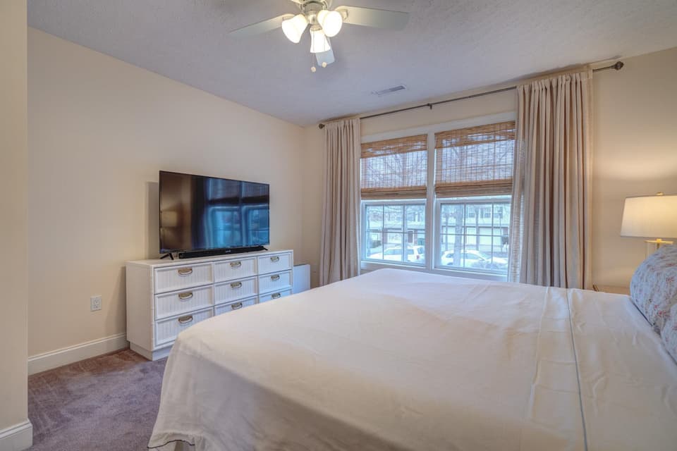 250 Silver Leaf Drive, photo 24 of 40