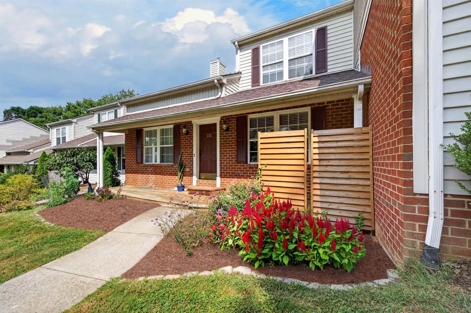 535 Gold Leaf Drive, photo 4 of 40