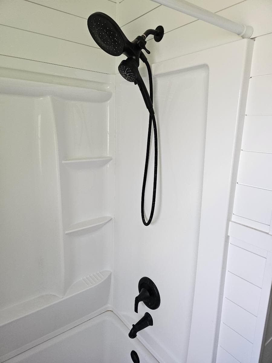 1380 Rigby Street, photo 14 of 32
