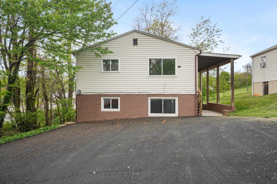 130 East Street, photo 4 of 36