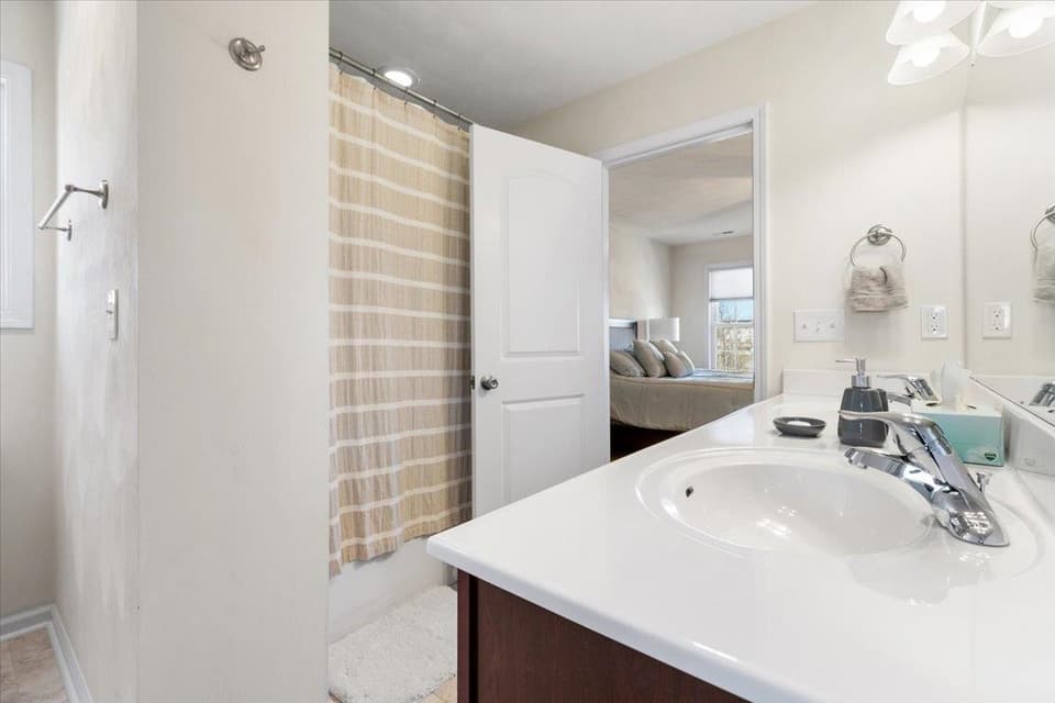 1140 Crosscreek Drive, photo 30 of 40