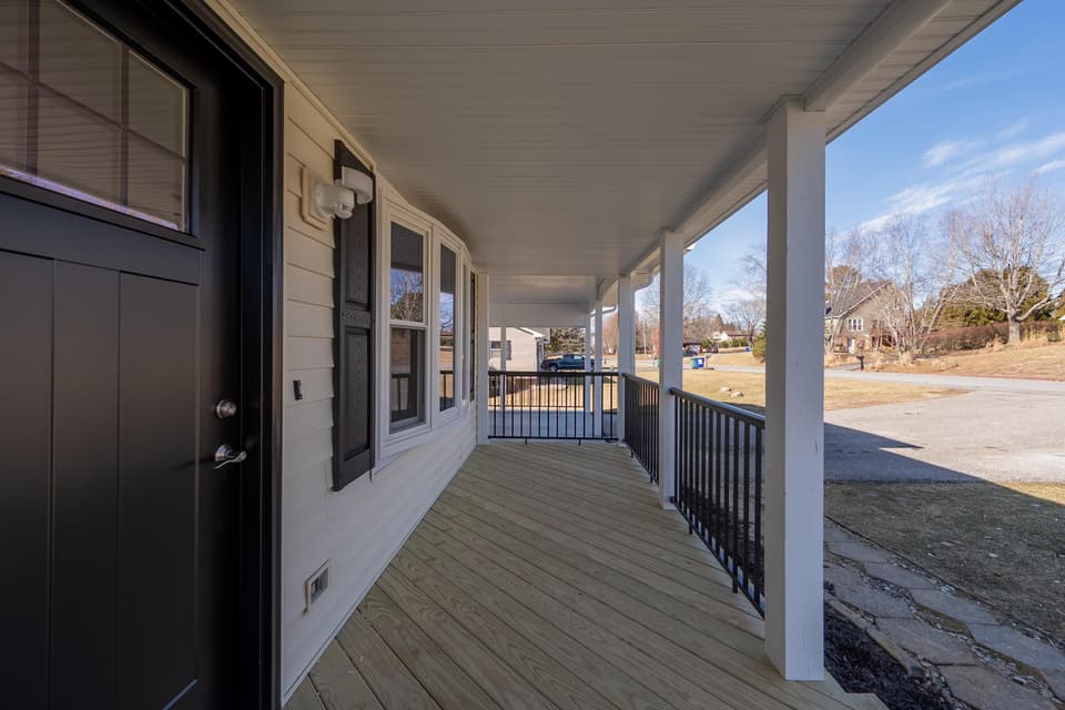 230 Pelham Lane, photo 9 of 40