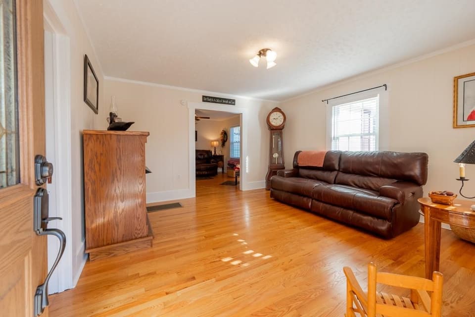 315 Montgomery Street, photo 9 of 40