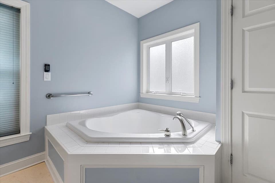 1015 Falor Lane, photo 26 of 40