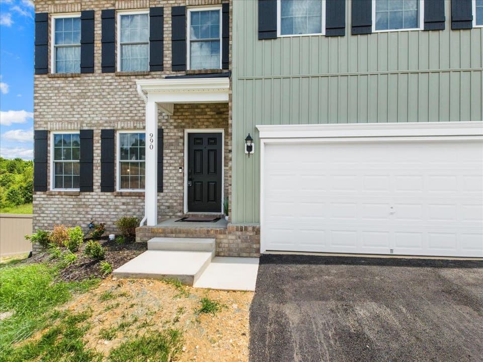 990 Holland Loop NW, photo 5 of 40
