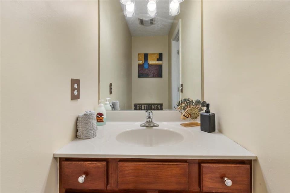 205 Tall Oak Boulevard, photo 14 of 40