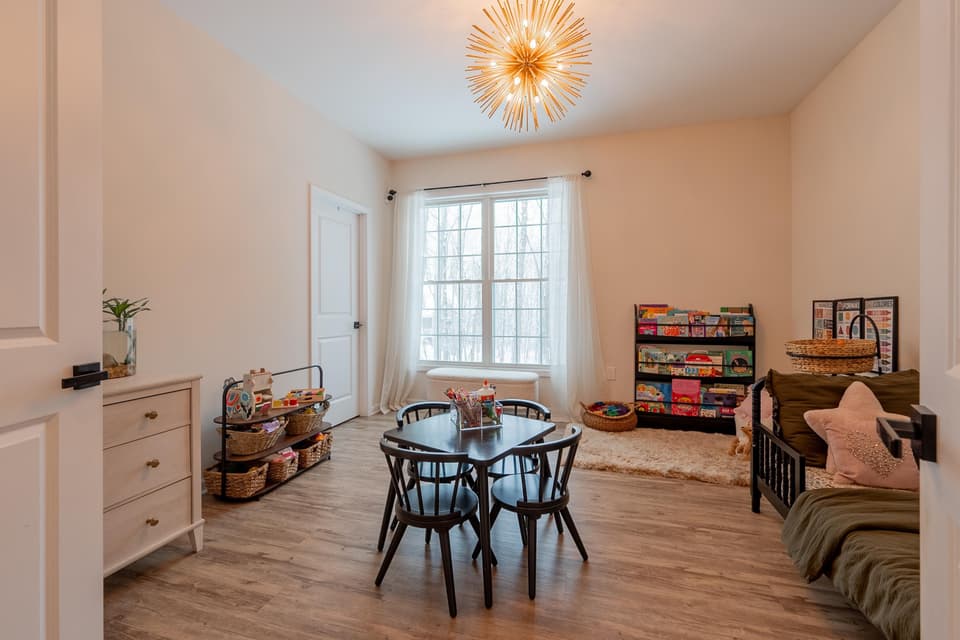 1350 Flint Drive, photo 10 of 40