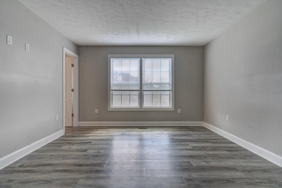 410 Twisted Oak Drive NW, photo 10 of 25