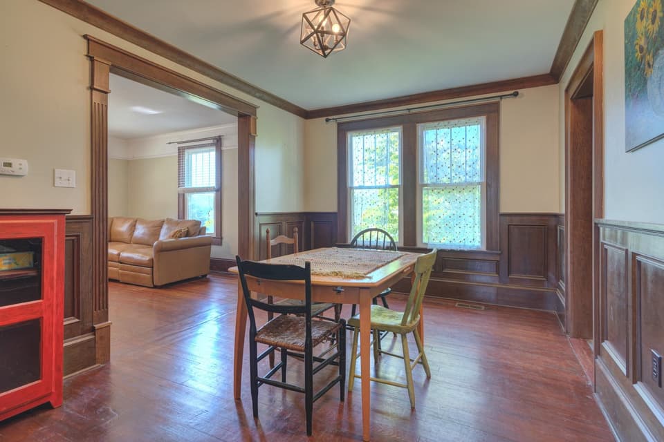 110 Lester Street, photo 14 of 40
