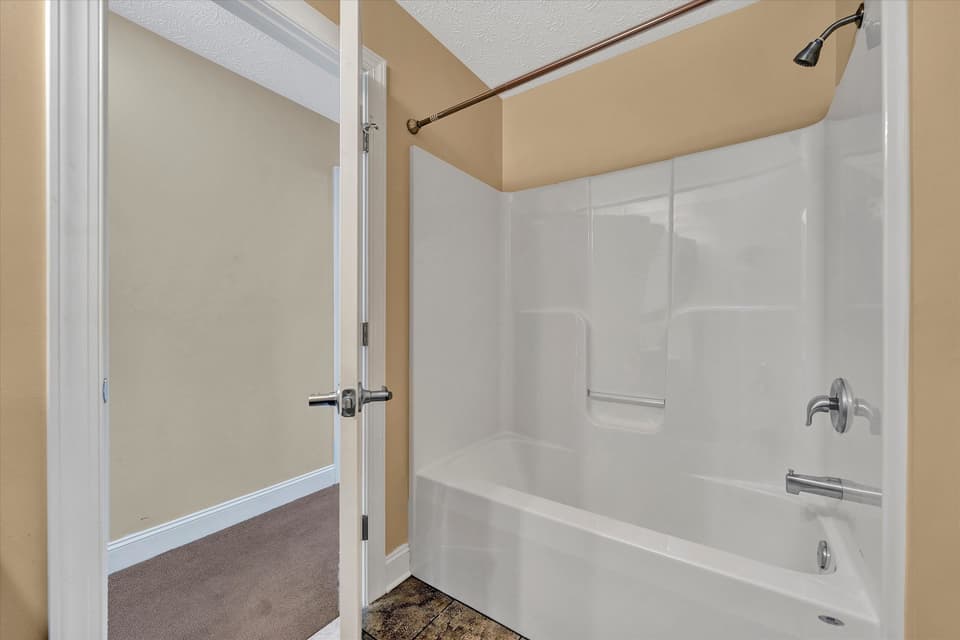 335 Robin Hood Drive, photo 25 of 40