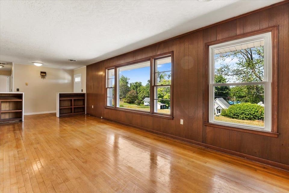 110 Rosehill Drive, photo 9 of 40