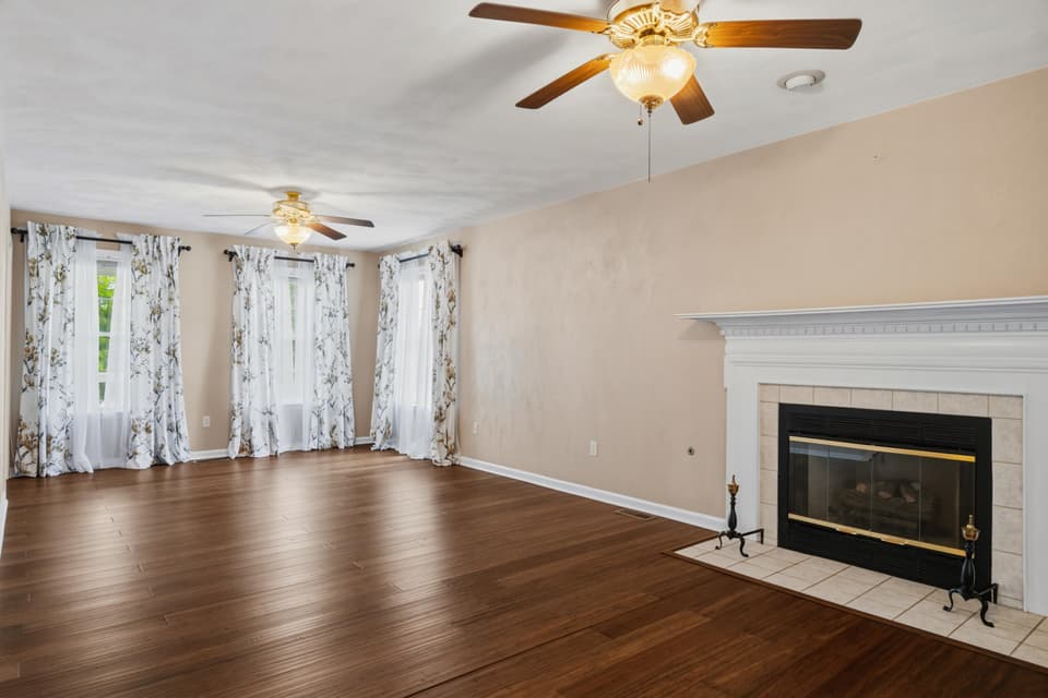 55 Sapphire Avenue, photo 13 of 40