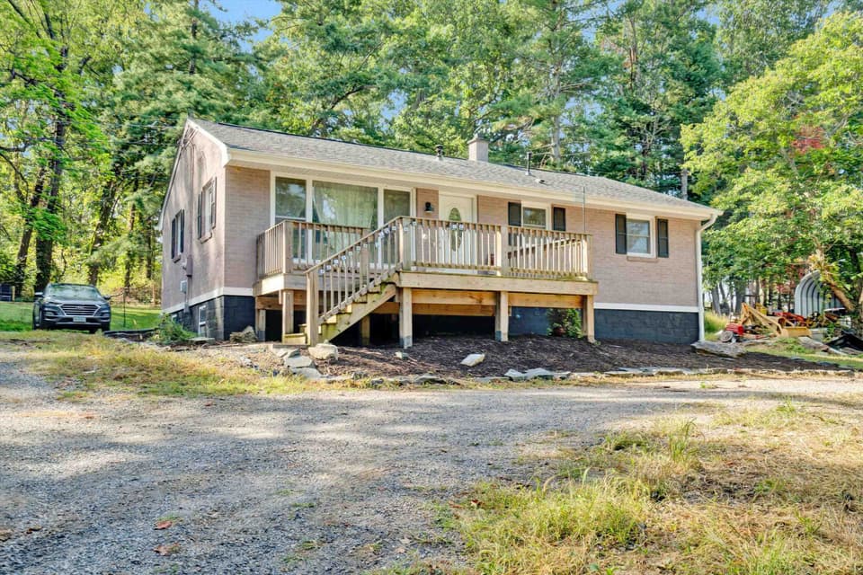 2112 Gate Road, Christiansburg, VA