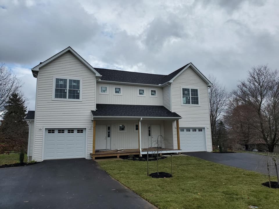 610 Starlight Dr, photo 3 of 7