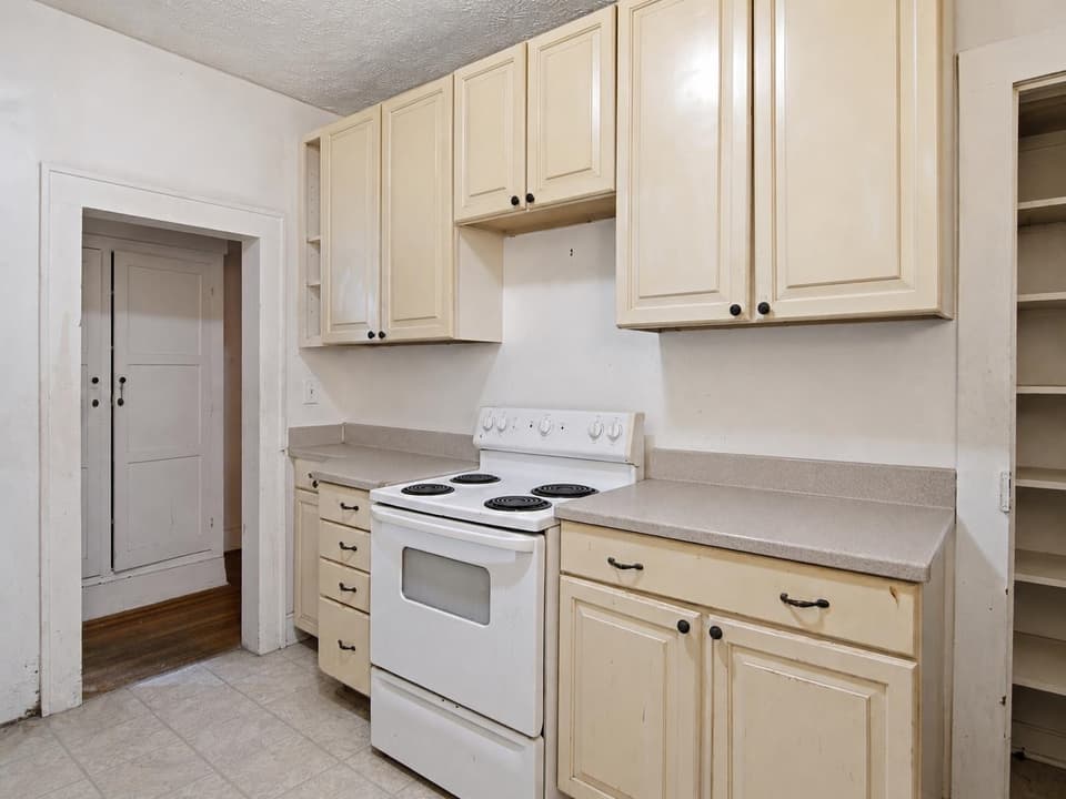 106 Roanoke Street, photo 13 of 24