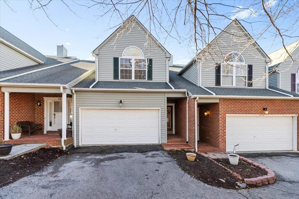 360 Gold Leaf Drive, photo 7 of 40
