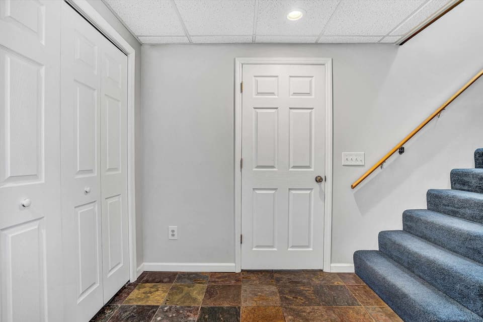 185 Howery Street, photo 37 of 40