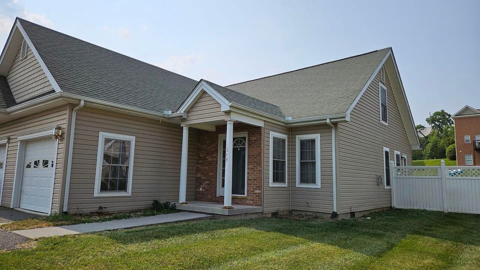 1043 Elk Drive, Christiansburg, photo 2