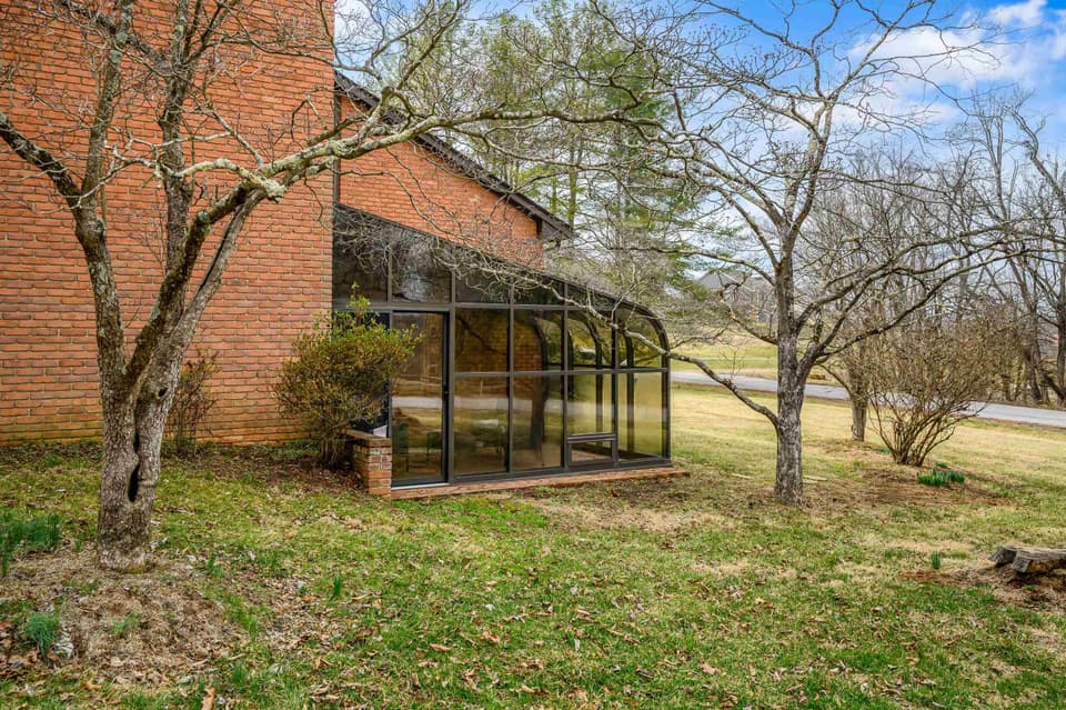 1138 Round Meadow Drive, photo 5 of 40