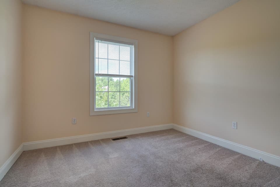 815 Oaktree Boulevard, photo 22 of 30