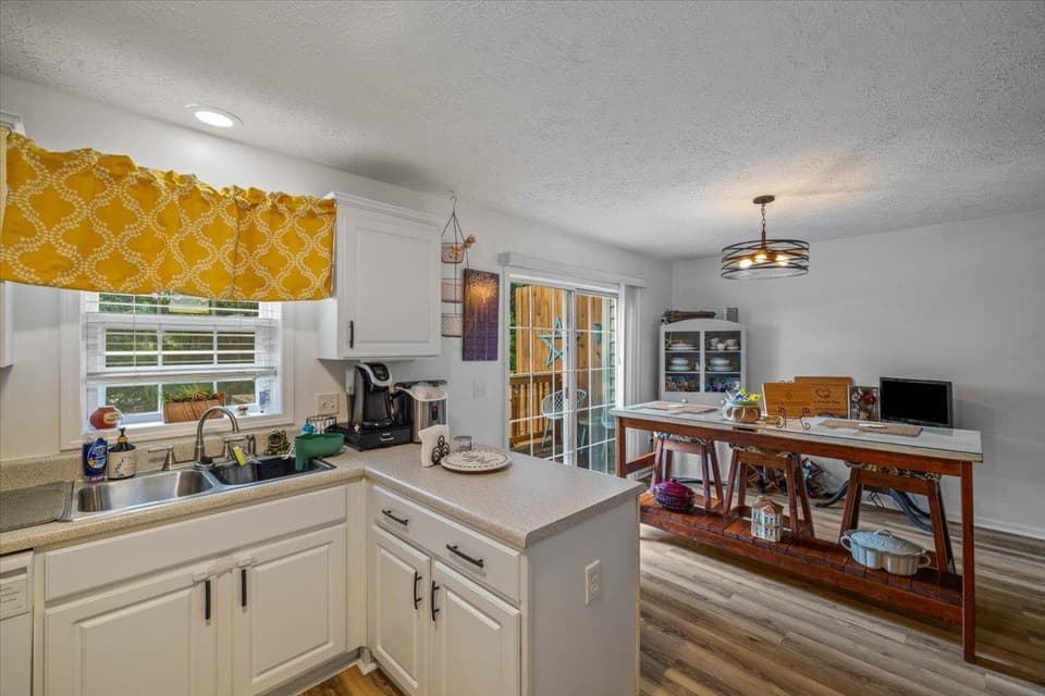 1497 Scott Street, photo 10 of 35