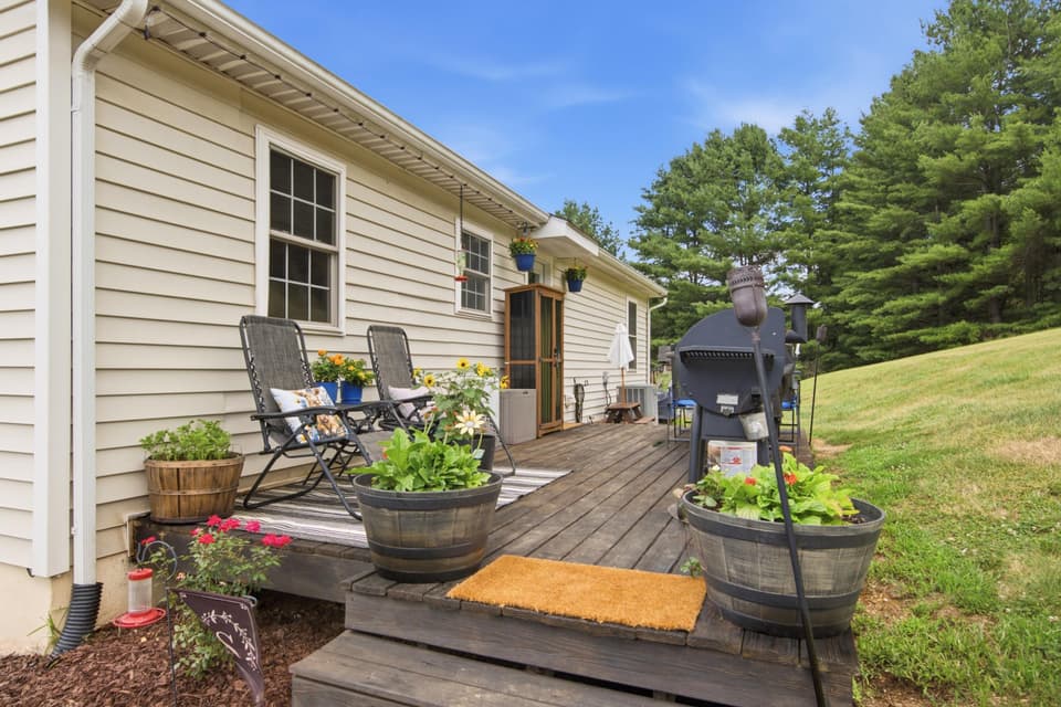 479 Smith Creek Road, photo 16 of 40