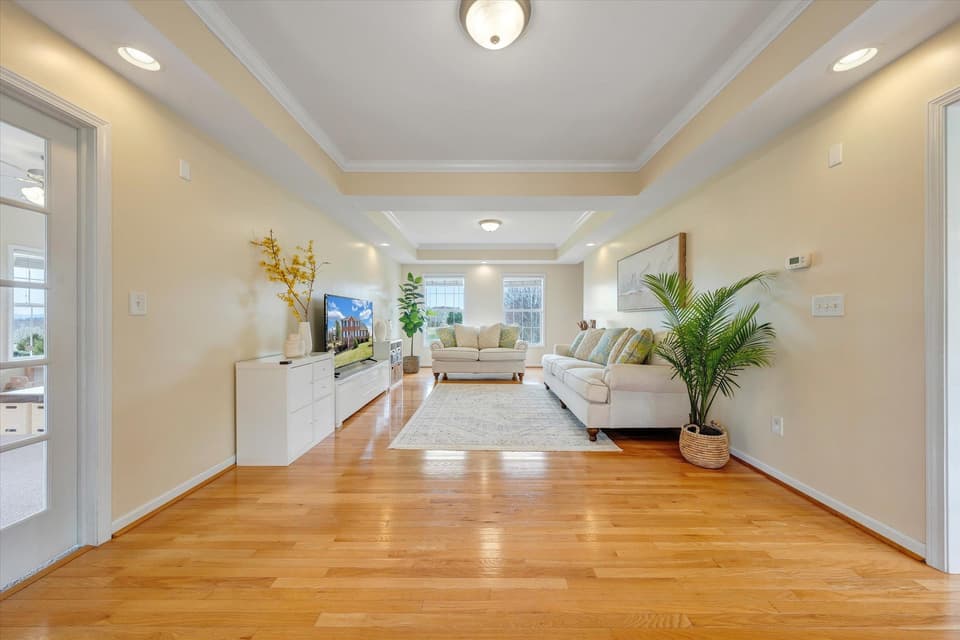 2065 Lake Vista Drive, photo 9 of 40