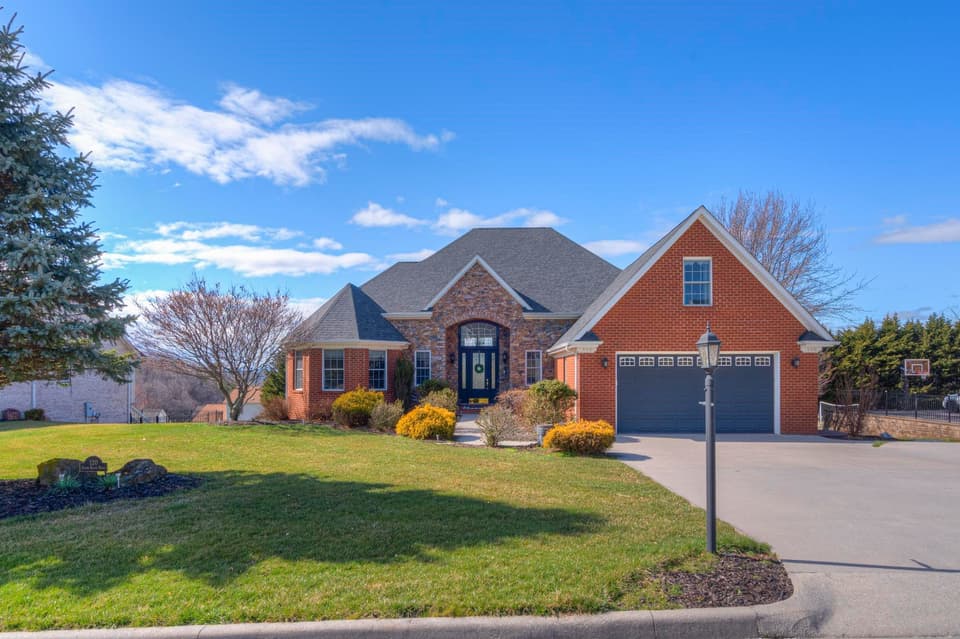 120 Cedar Bluff Drive, photo 3 of 40