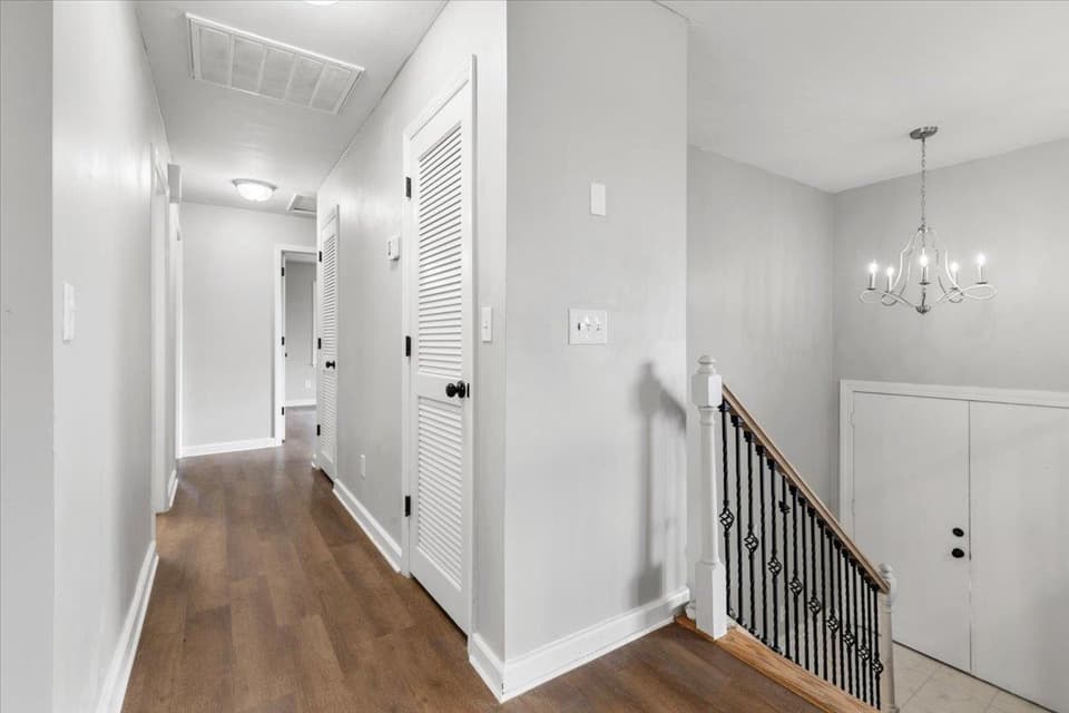 2642 Beulah Lane, photo 4 of 32