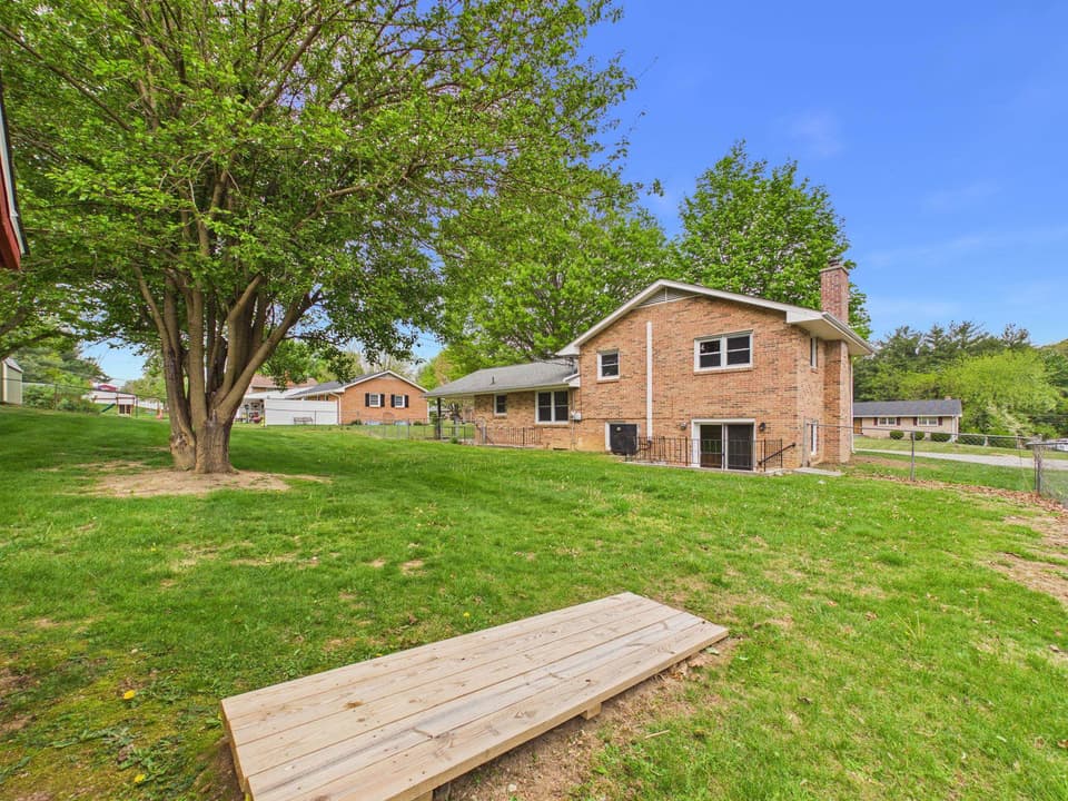 405 Maple Drive SE, photo 34 of 37
