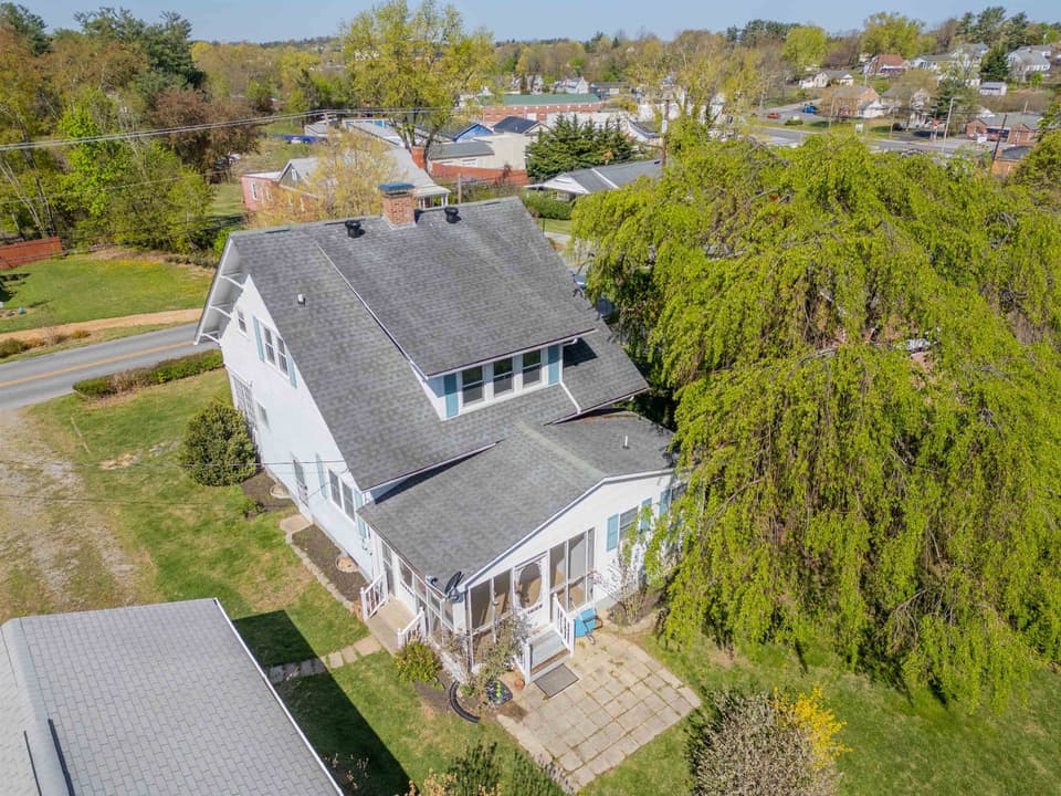 108 Miller Street SE, photo 9 of 40