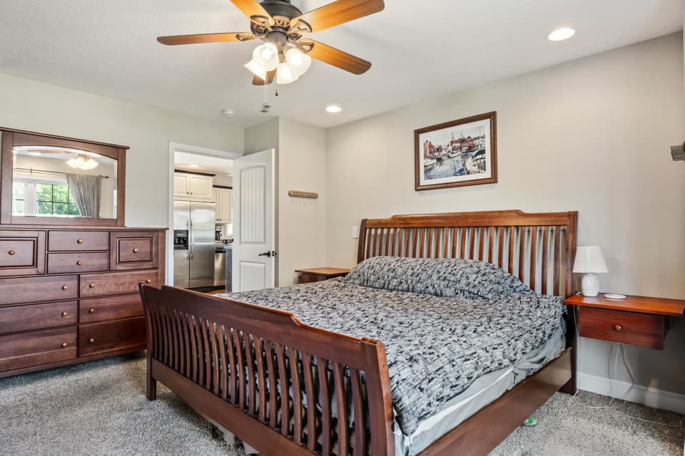 60 Florence Drive, photo 12 of 40