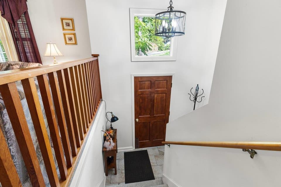 125 Edgewood Drive, photo 6 of 35