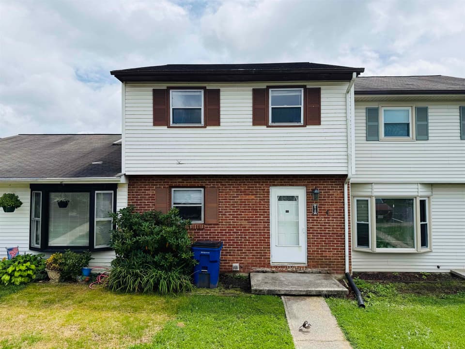 610 Cambria Street NW, photo 2 of 33