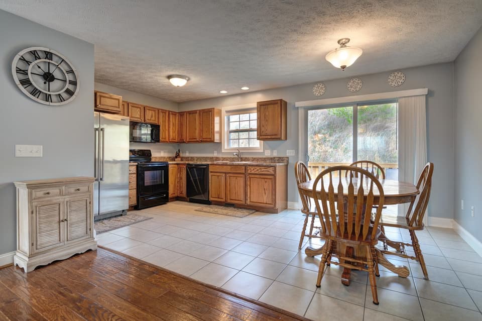 145 Robin Hood Drive, photo 9 of 37