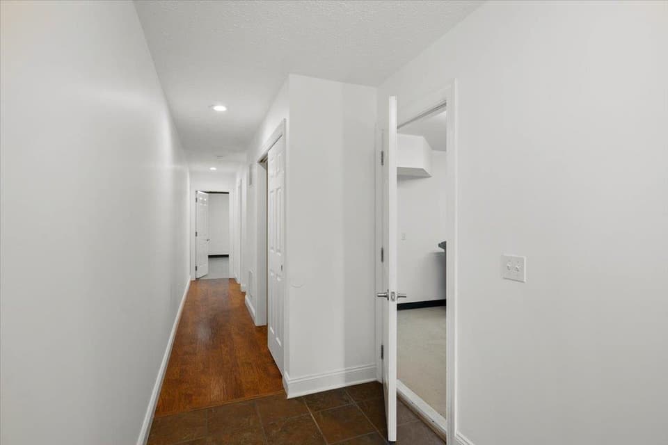 115 Kitty Lane, photo 9 of 32
