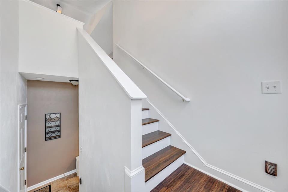 440 Chelsea Loop, photo 2 of 37
