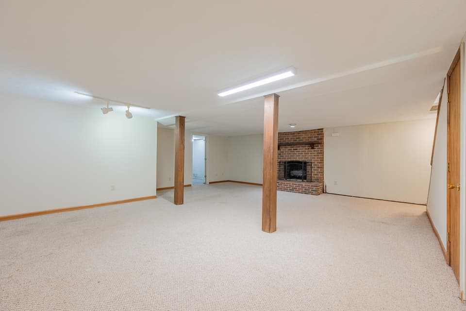 1245 Chestnut Drive, photo 28 of 40