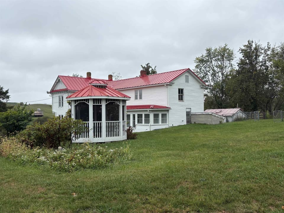 2466 Meadow Creek Road, photo 7 of 10
