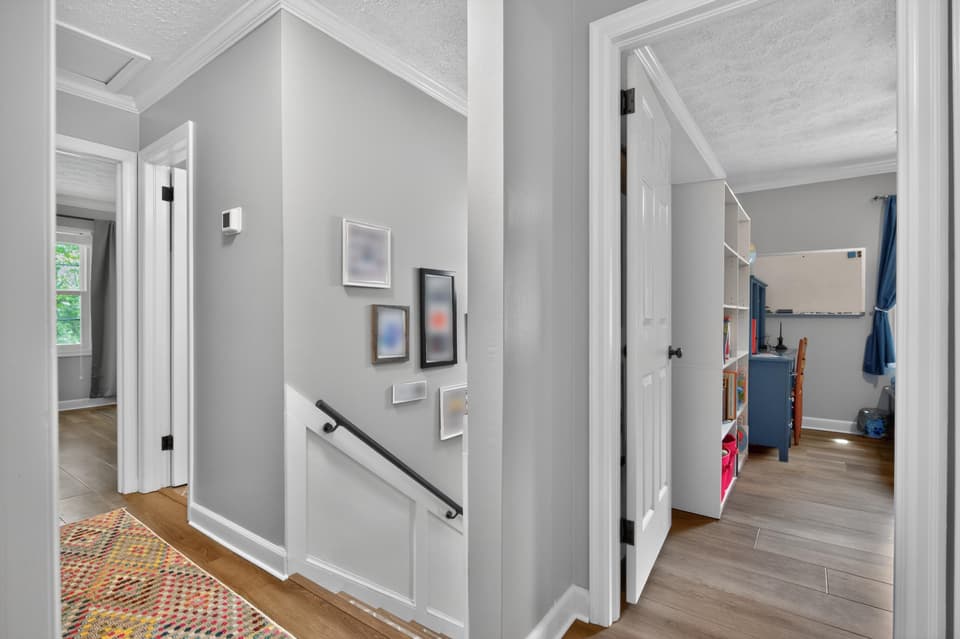 435 Tomahawk Drive, photo 8 of 40