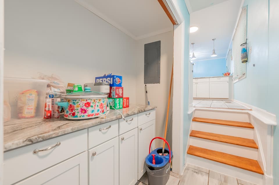 1265 Chestnut Drive, photo 18 of 40
