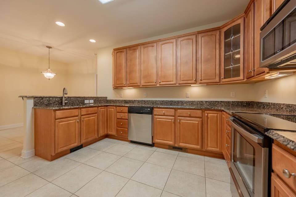 90 Phoenix Boulevard, photo 17 of 40