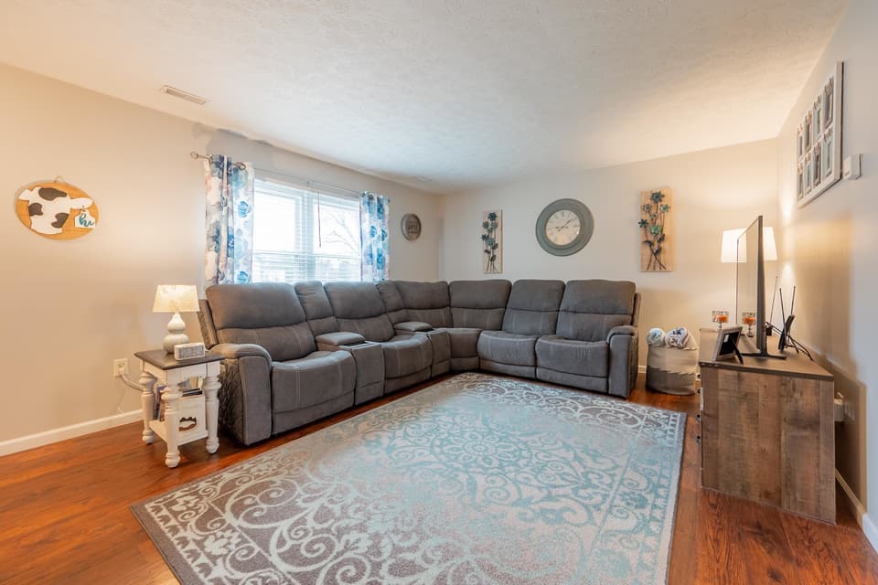 315 Cherokee Drive Unit A, photo 7 of 40